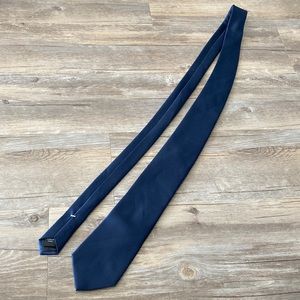 Navy blue silk tie